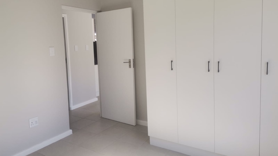 To Let 2 Bedroom Property for Rent in Overbaakens Eastern Cape